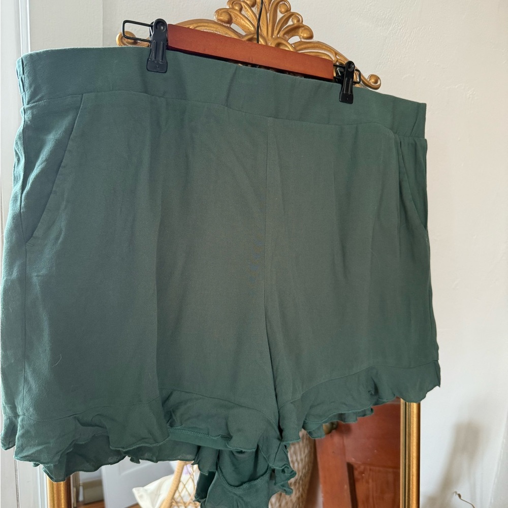 NWT Torrid Olive Ruffle Hem Shorts